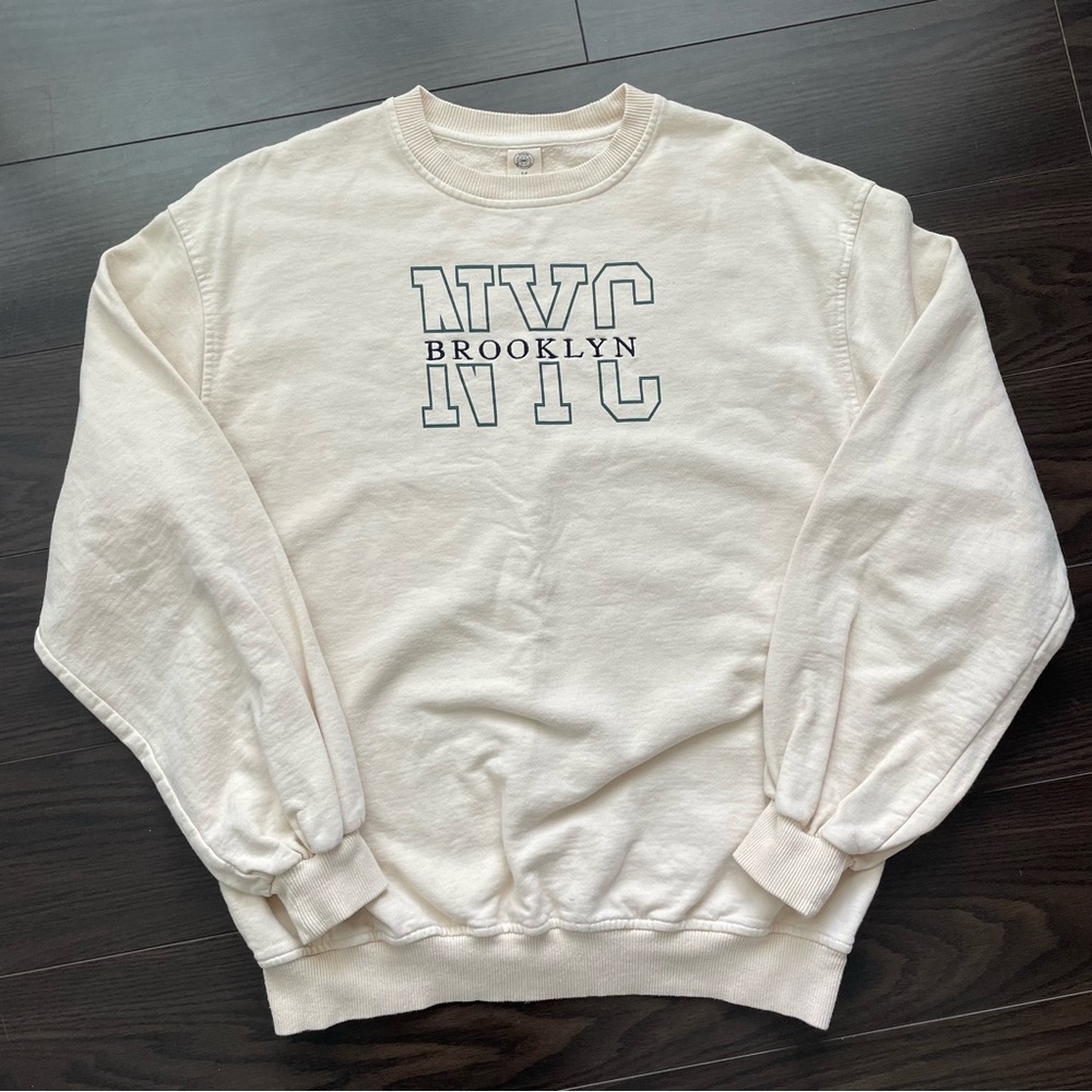 Urban Outfitters UO NYC Brooklyn Destination Ivory Cream Crewneck Sweatshirt
